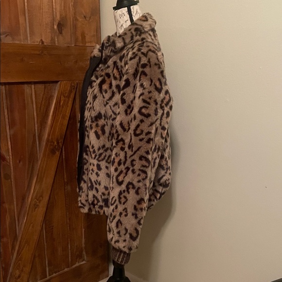 Vintage Leopard Print Faux Fur Jacket - Picture 2 of 6